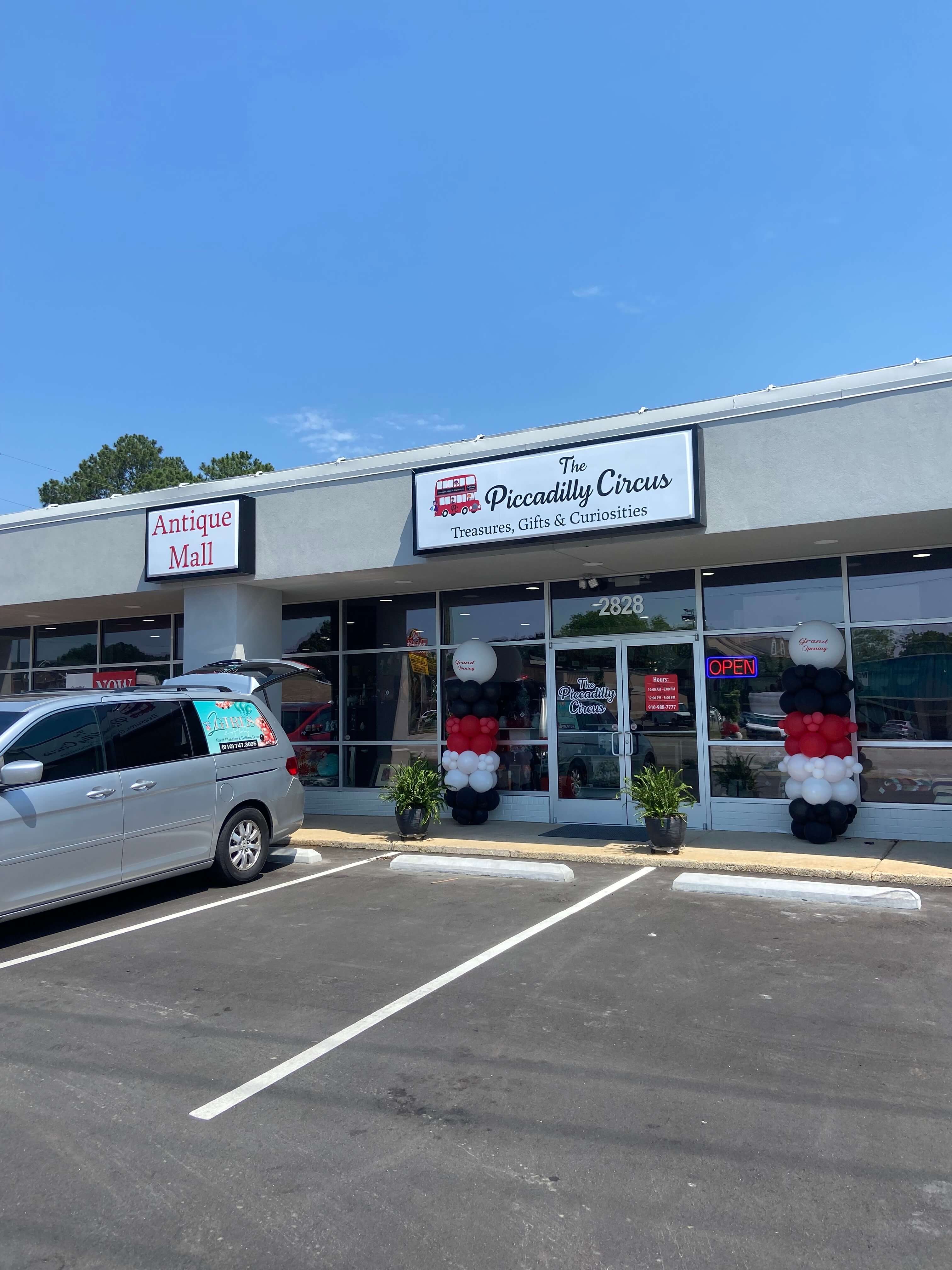 New antique mall on Raeford Road celebrated with ribboncutting