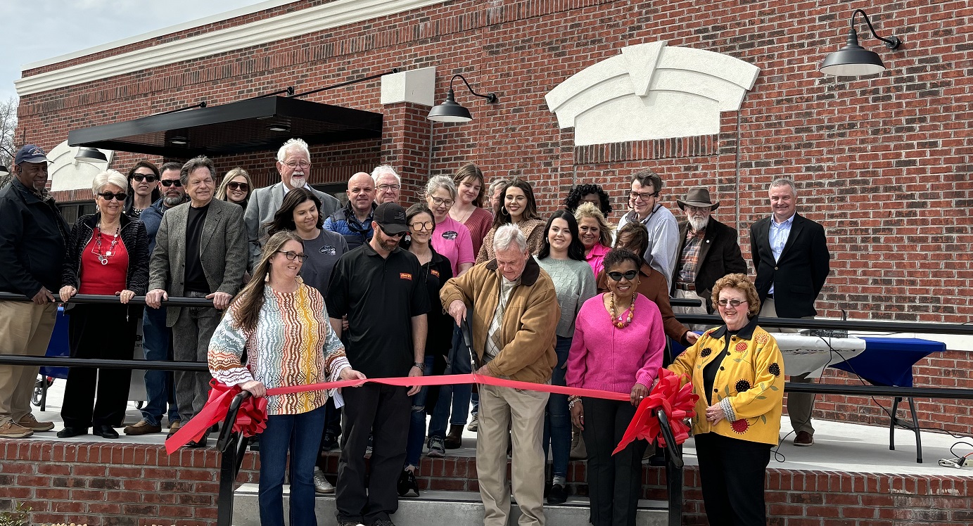 Bladenboro celebrates town square grand opening BizFayetteville